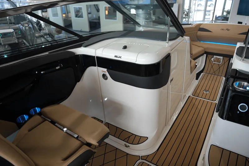 Slide: The Image of Sea Ray SLX 260 2026 - 22