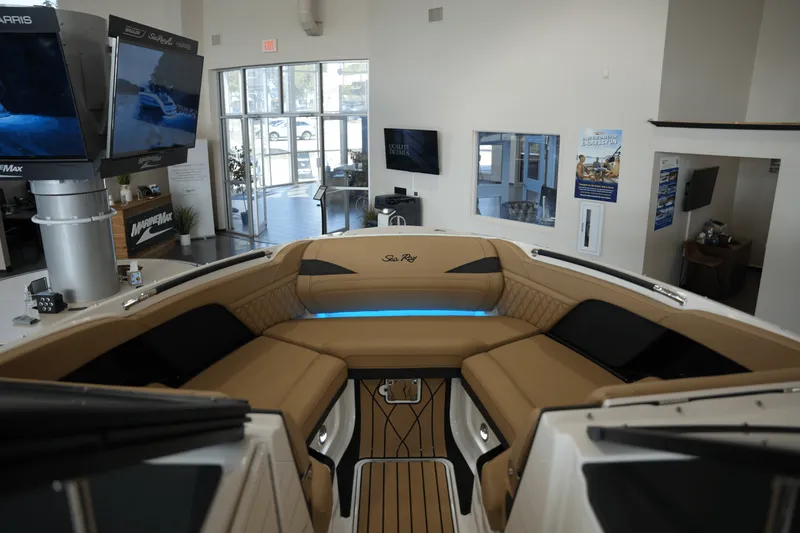 Slide: The Image of Sea Ray SLX 260 2026 - 29