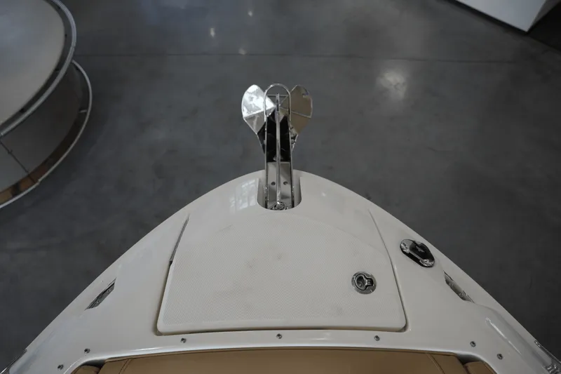 Slide: The Image of Sea Ray SLX 260 2026 - 32