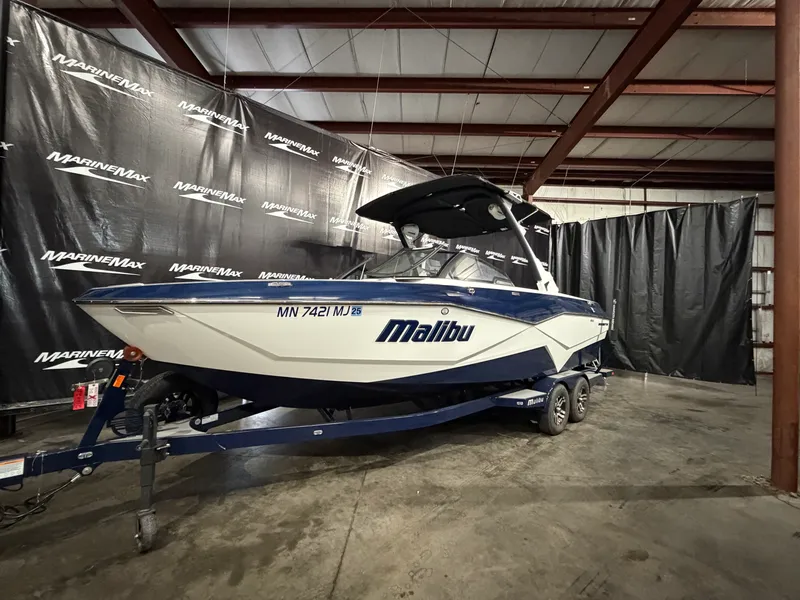 Slide: The Image of Malibu 25 LSV 2023 - 3