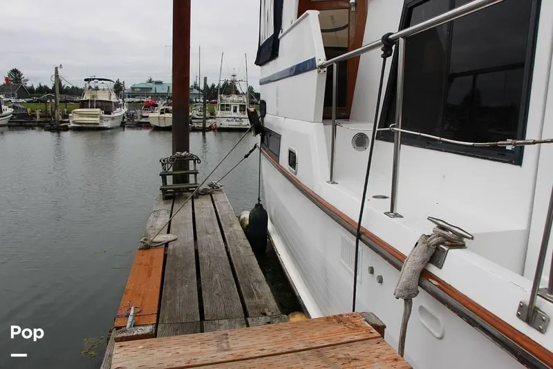 Slide: The Image of 1988 Nova Marine 40 Sundeck for sale in Warrenton, OR - 11