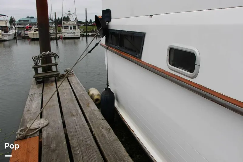 Slide: The Image of 1988 Nova Marine 40 Sundeck for sale in Warrenton, OR - 15