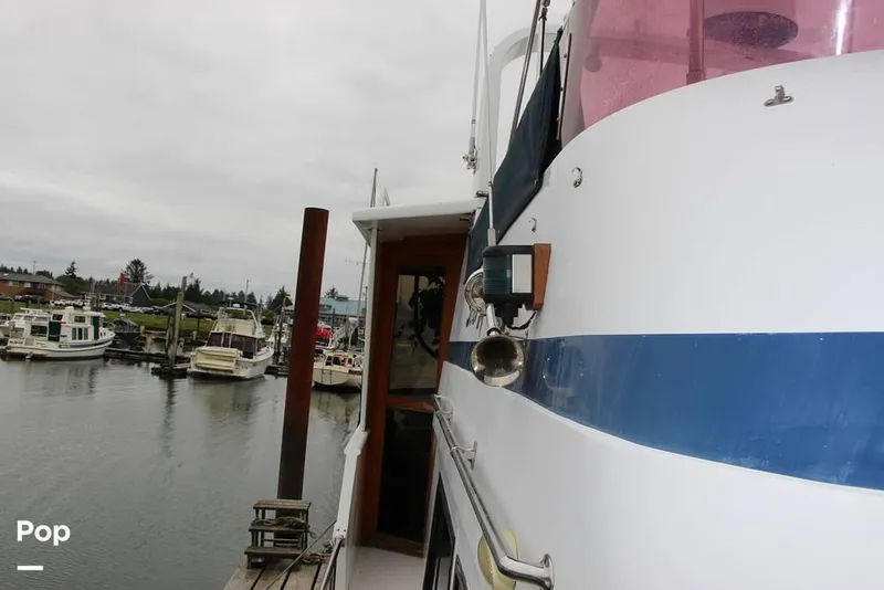 Slide: The Image of 1988 Nova Marine 40 Sundeck for sale in Warrenton, OR - 28