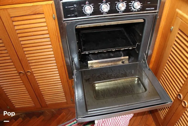 Slide: The Image of 1988 Nova Marine 40 Sundeck for sale in Warrenton, OR - 59