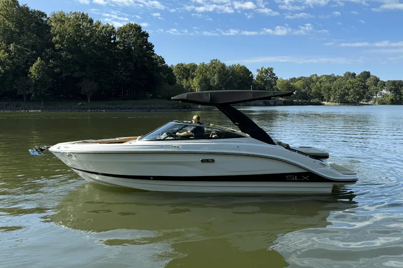 The Image of Sea Ray SLX 260 2026 - 0