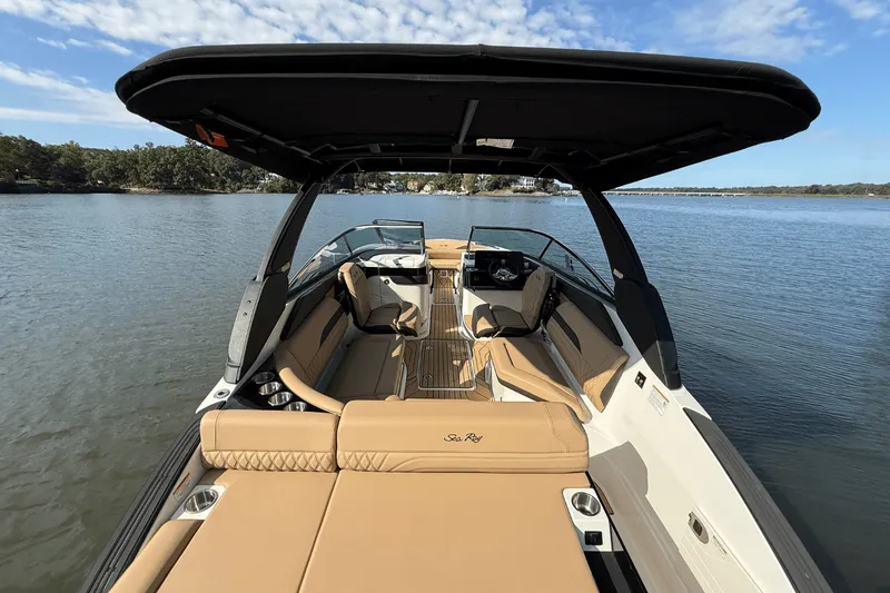 Slide: The Image of Sea Ray SLX 260 2026 - 18