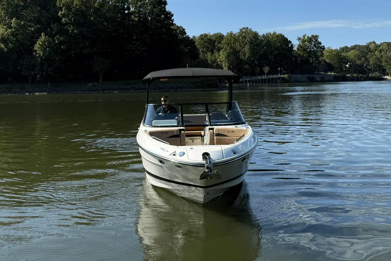 Slide: The Image of Sea Ray SLX 260 2026 - 3