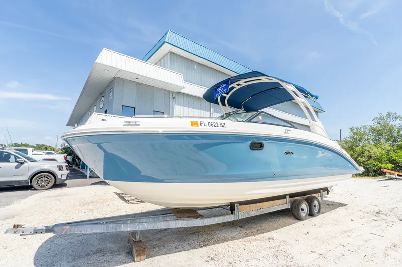 Slide: The Image of Sea Ray 27 SDX 2021 - 5