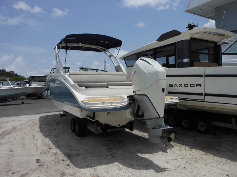 Slide: The Image of Sea Ray 27 SDX 2021 - 27