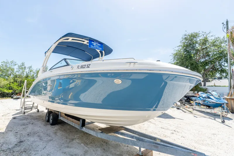 Slide: The Image of Sea Ray 27 SDX 2021 - 2