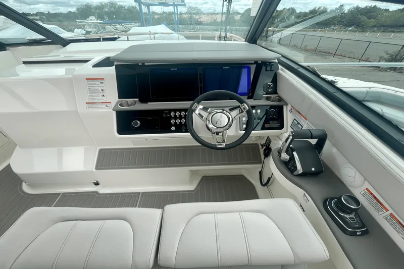 Slide: The Image of Sea Ray Sundancer 320 Outboard 2026 - 15