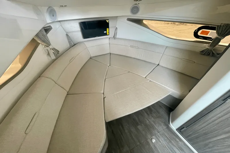 Slide: The Image of Sea Ray Sundancer 320 Outboard 2026 - 18