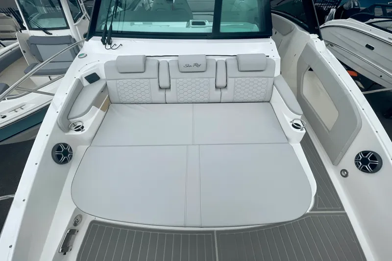 Slide: The Image of Sea Ray Sundancer 320 Outboard 2026 - 27