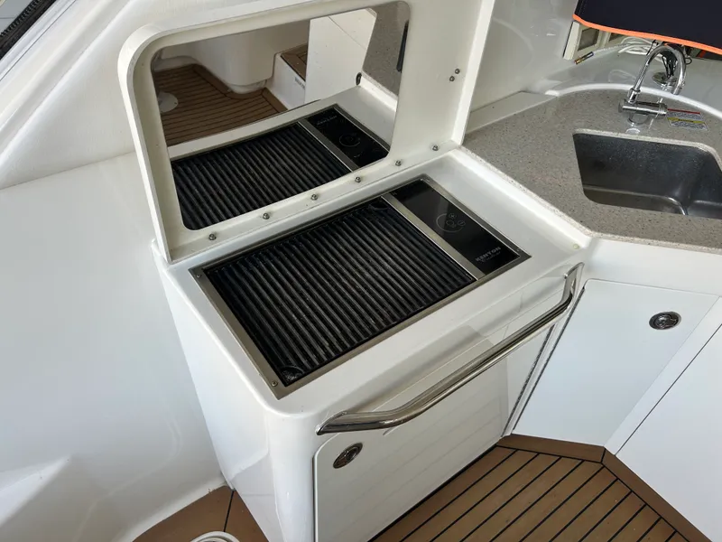 Slide: The Image of Sea Ray 470 SUNDANCER 2010 - 13