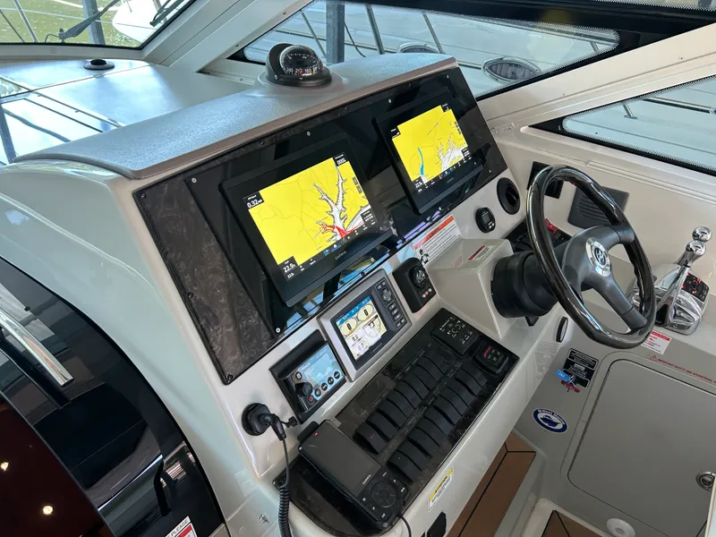 Slide: The Image of Sea Ray 470 SUNDANCER 2010 - 19