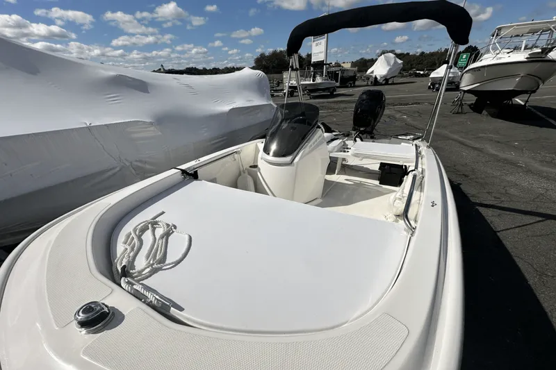 Slide: The Image of Boston Whaler 130 SUPER SPORT 2024 - 5