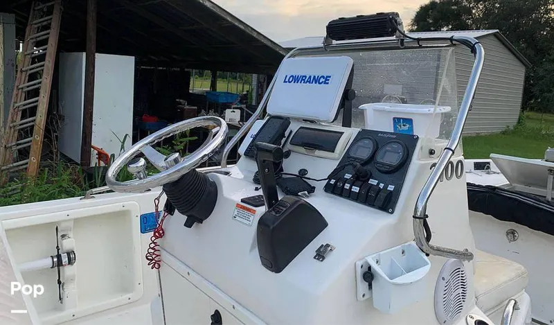 Slide: The Image of 2010 Sailfish 2100BB for sale in Jennings, FL - 15