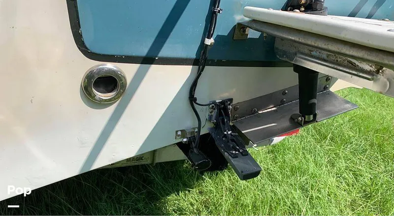 Slide: The Image of 2010 Sailfish 2100BB for sale in Jennings, FL - 4