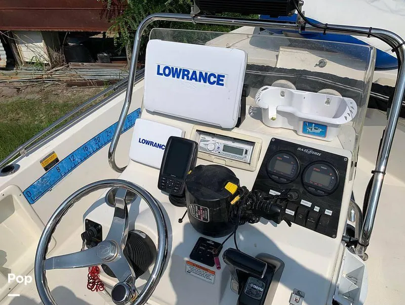 Slide: The Image of 2010 Sailfish 2100BB for sale in Jennings, FL - 5