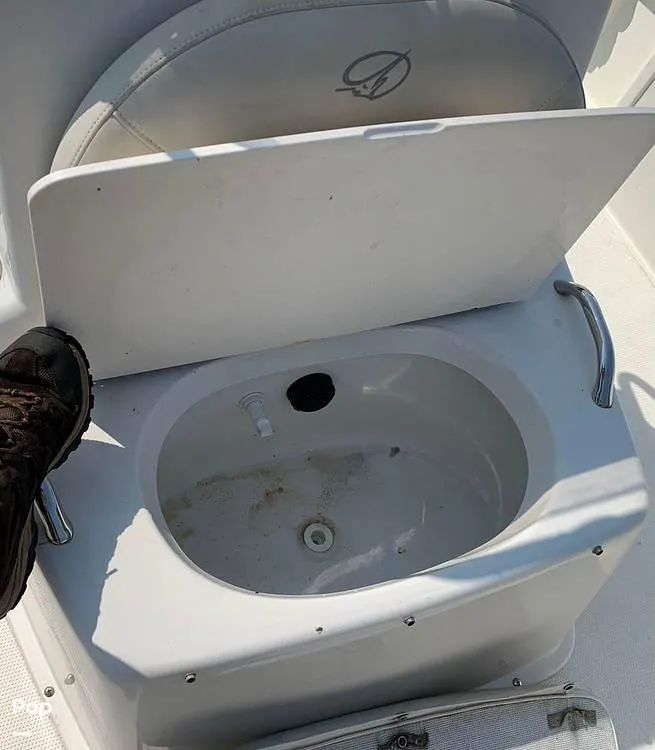 Slide: The Image of 2010 Sailfish 2100BB for sale in Jennings, FL - 9