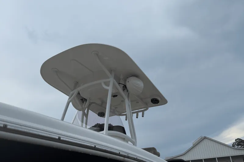 Slide: The Image of NauticStar 2602 LEGACY 2019 - 10