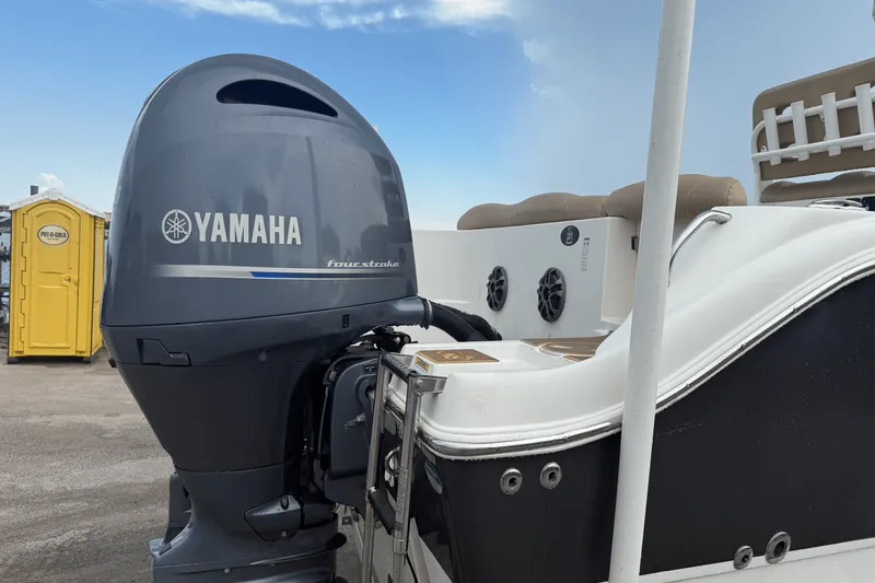 Slide: The Image of NauticStar 2602 LEGACY 2019 - 2