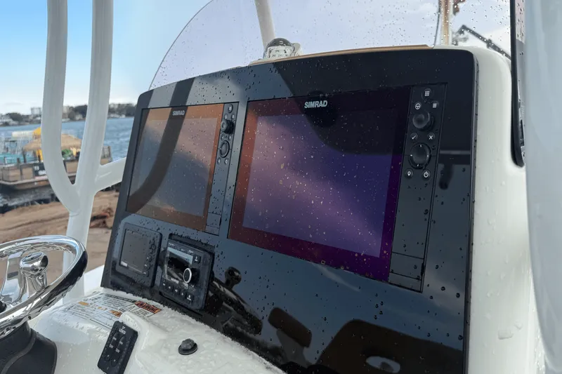 Slide: The Image of NauticStar 2602 LEGACY 2019 - 20