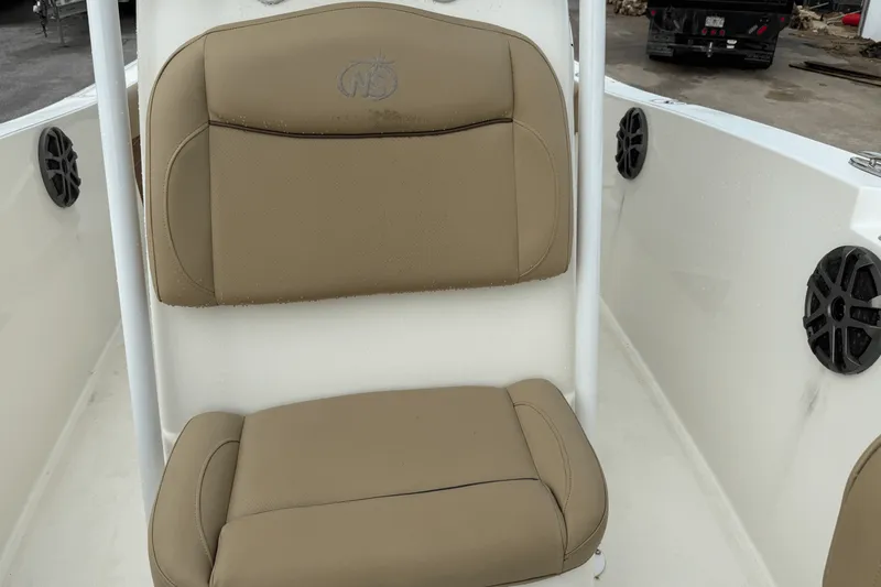 Slide: The Image of NauticStar 2602 LEGACY 2019 - 27