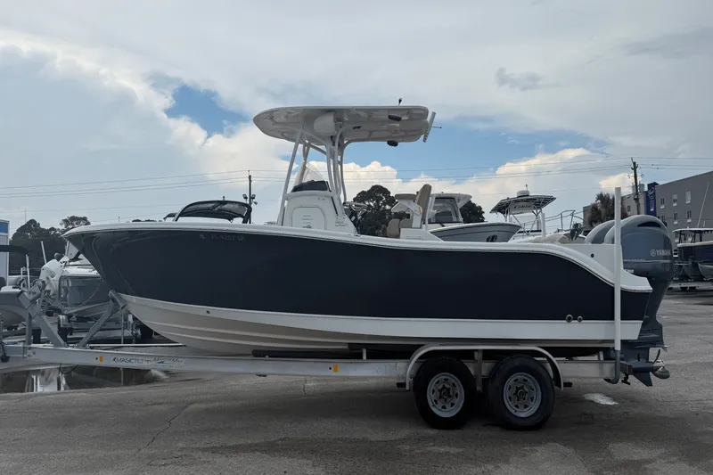 Slide: The Image of NauticStar 2602 LEGACY 2019 - 7