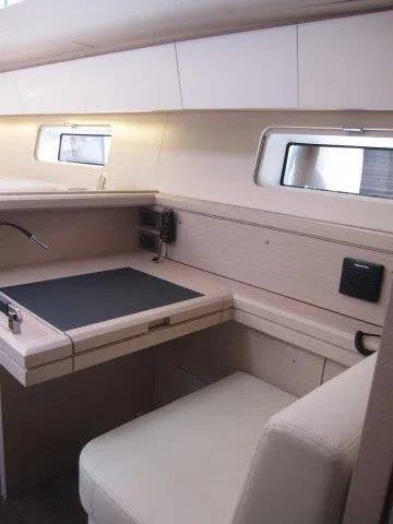 Slide: The Image of Jeanneau Yacht 65 2025 - 87