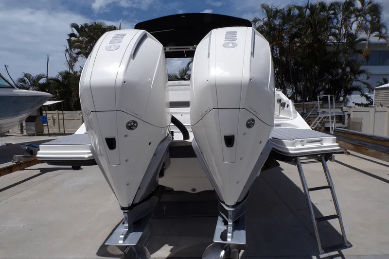 Slide: The Image of Sea Ray 290 SDX-OB 2023 - 13
