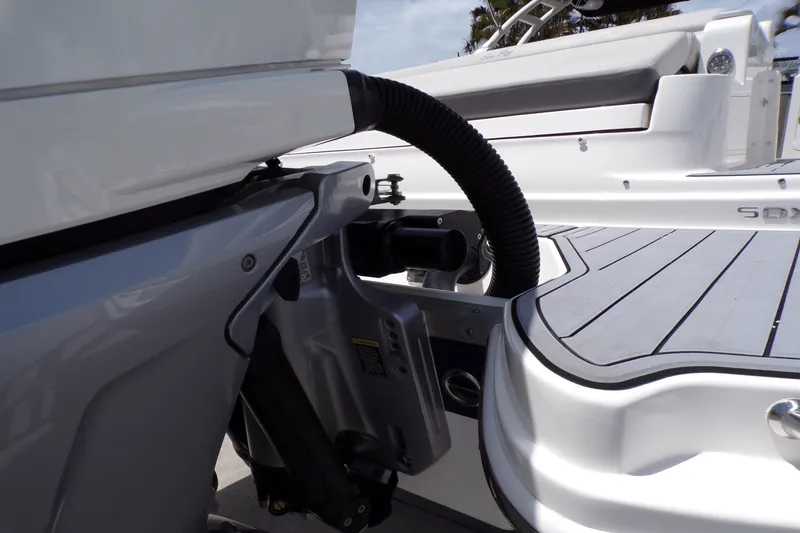 Slide: The Image of Sea Ray 290 SDX-OB 2023 - 19