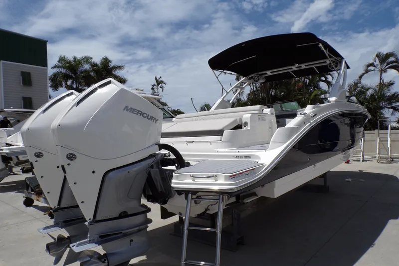 Slide: The Image of Sea Ray 290 SDX-OB 2023 - 20