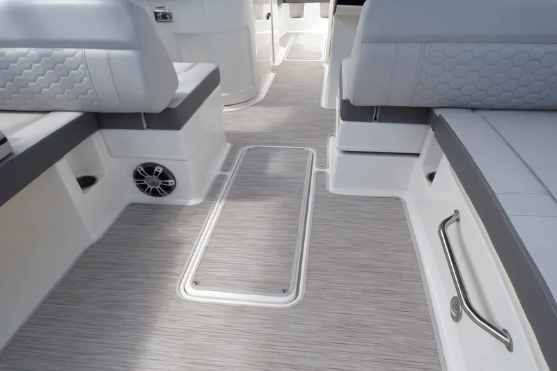 Slide: The Image of Sea Ray 290 SDX-OB 2023 - 34