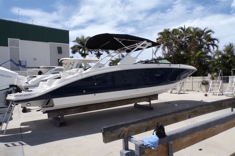 Slide: The Image of Sea Ray 290 SDX-OB 2023 - 5