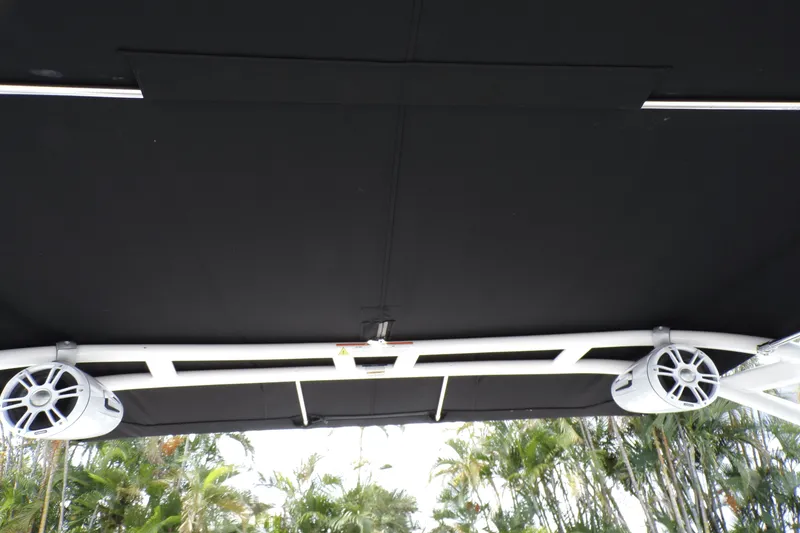 Slide: The Image of Sea Ray 290 SDX-OB 2023 - 51