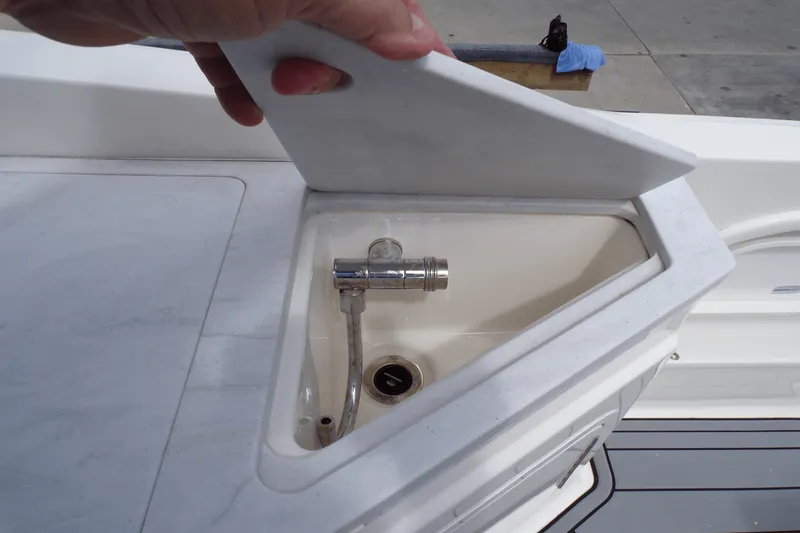 Slide: The Image of Sea Ray 290 SDX-OB 2023 - 52