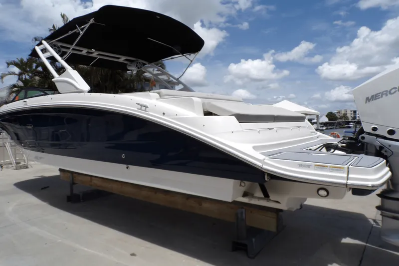 Slide: The Image of Sea Ray 290 SDX-OB 2023 - 7