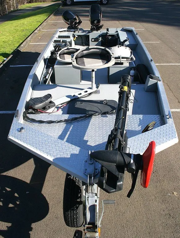Slide: The Image of Smoker Craft 1860 Sportsman 2005 - 4
