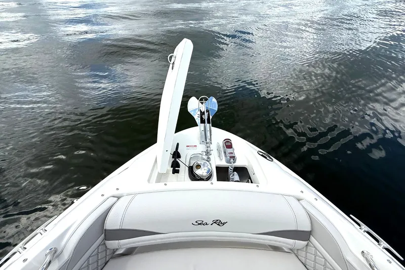 Slide: The Image of Sea Ray SLX 280 2026 - 8