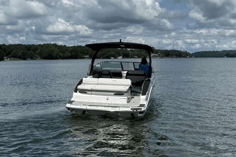 Slide: The Image of Sea Ray SLX 280 2026 - 2