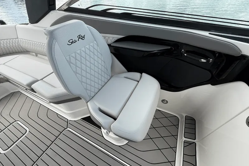 Slide: The Image of Sea Ray SLX 280 2026 - 22