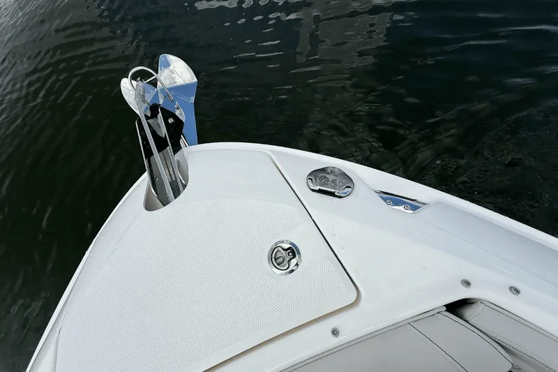 Slide: The Image of Sea Ray SLX 280 2026 - 32