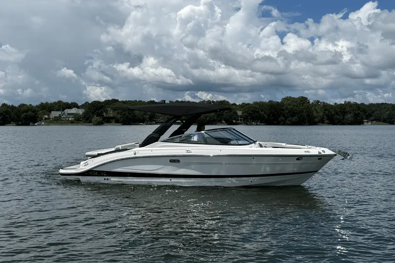 Slide: The Image of Sea Ray SLX 280 2026 - 5