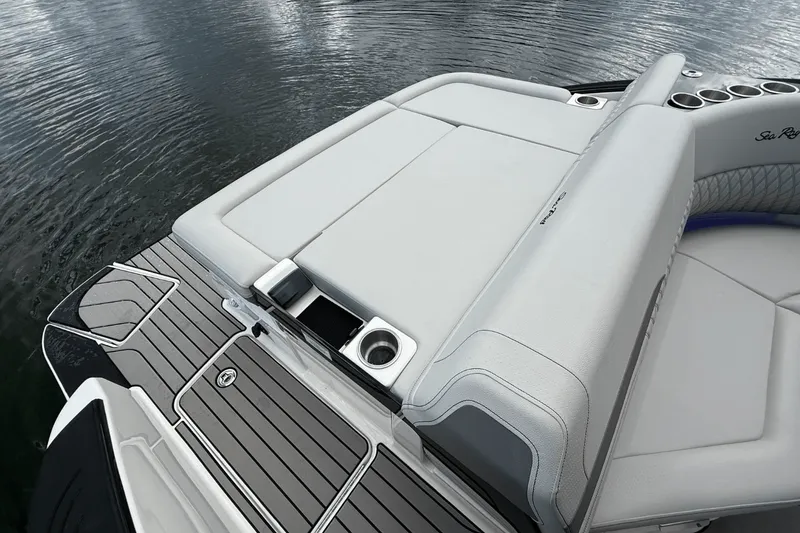 Slide: The Image of Sea Ray SLX 280 2026 - 9