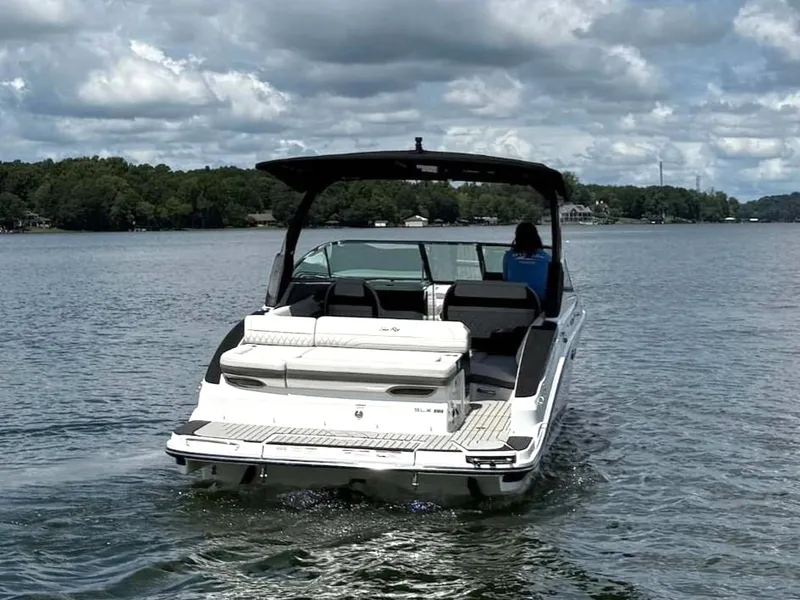 Slide: The Image of Sea Ray SLX 280 2026 - 2