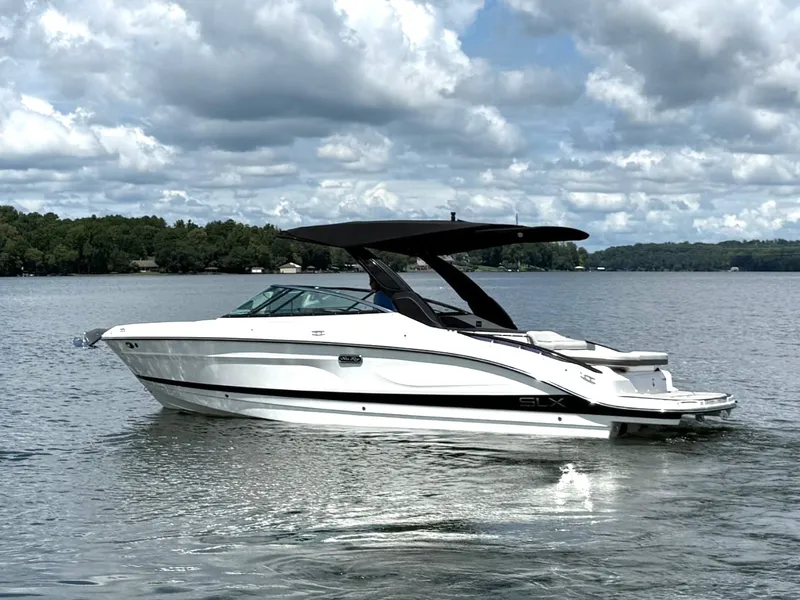 Slide: The Image of Sea Ray SLX 280 2026 - 4