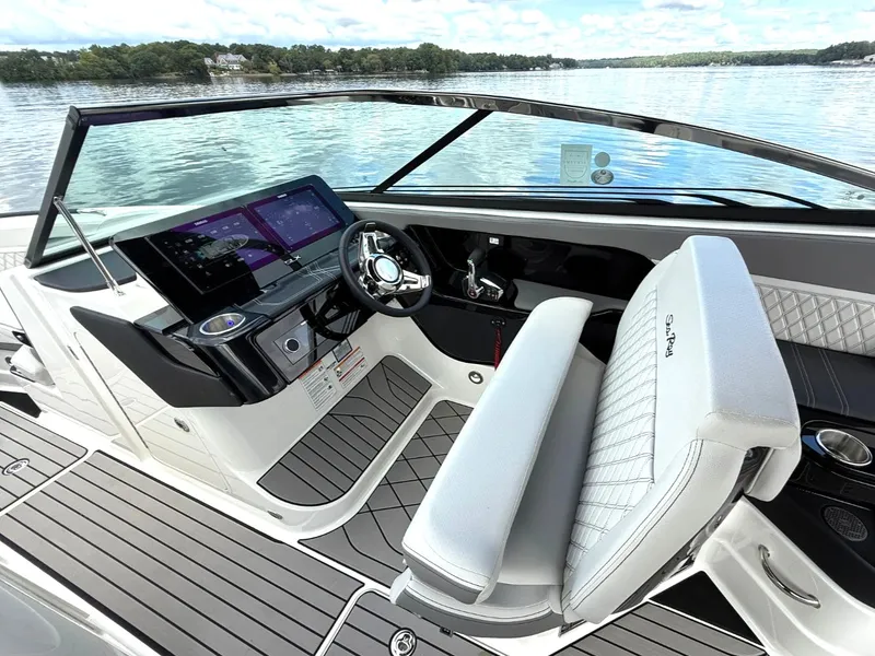 Slide: The Image of Sea Ray SLX 280 2026 - 19