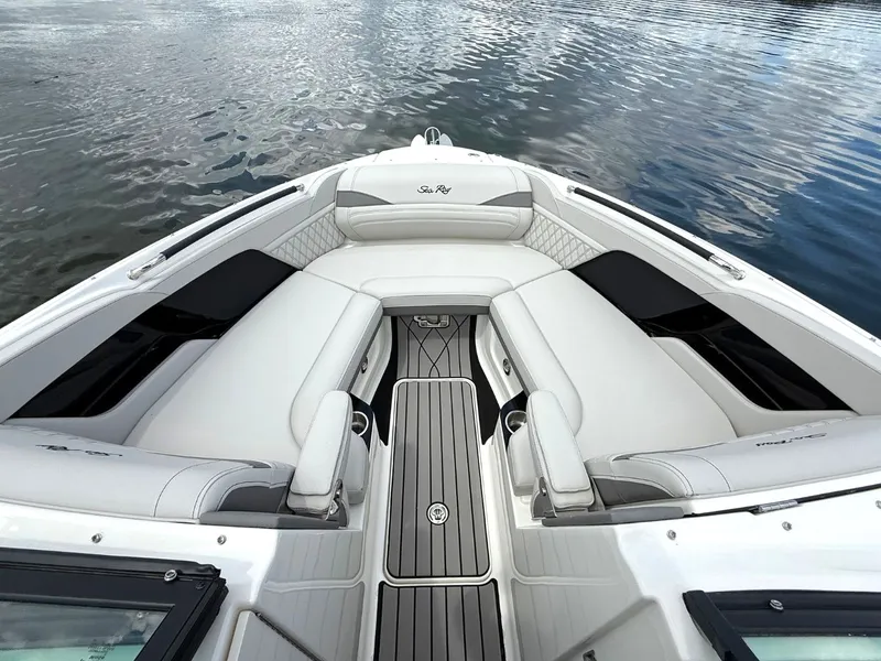 Slide: The Image of Sea Ray SLX 280 2026 - 6