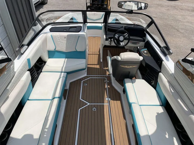 Slide: The Image of Nautique Super Air Nautique G23 2021 - 3